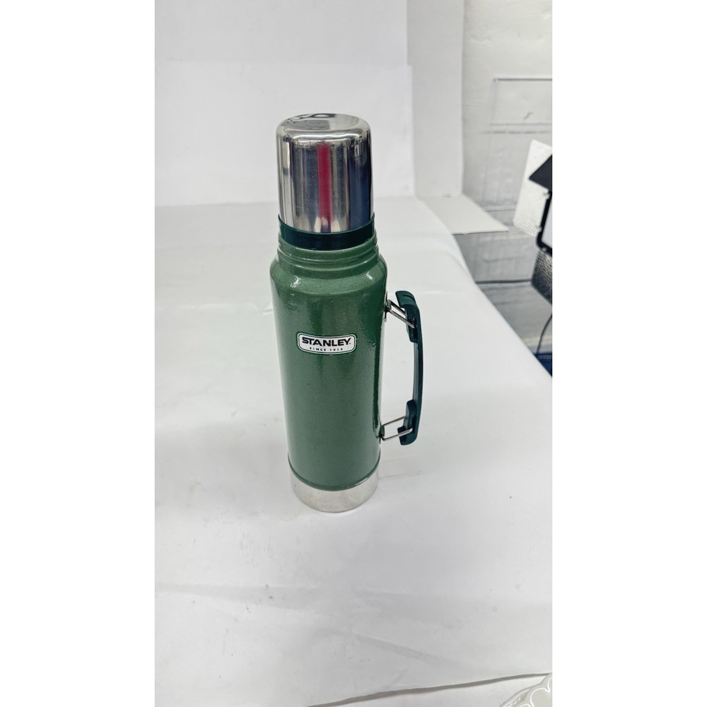 VINTAGE Original Stanley Thermos Green 1.1 Quart 1 Liter Vacuum Seal Bottle